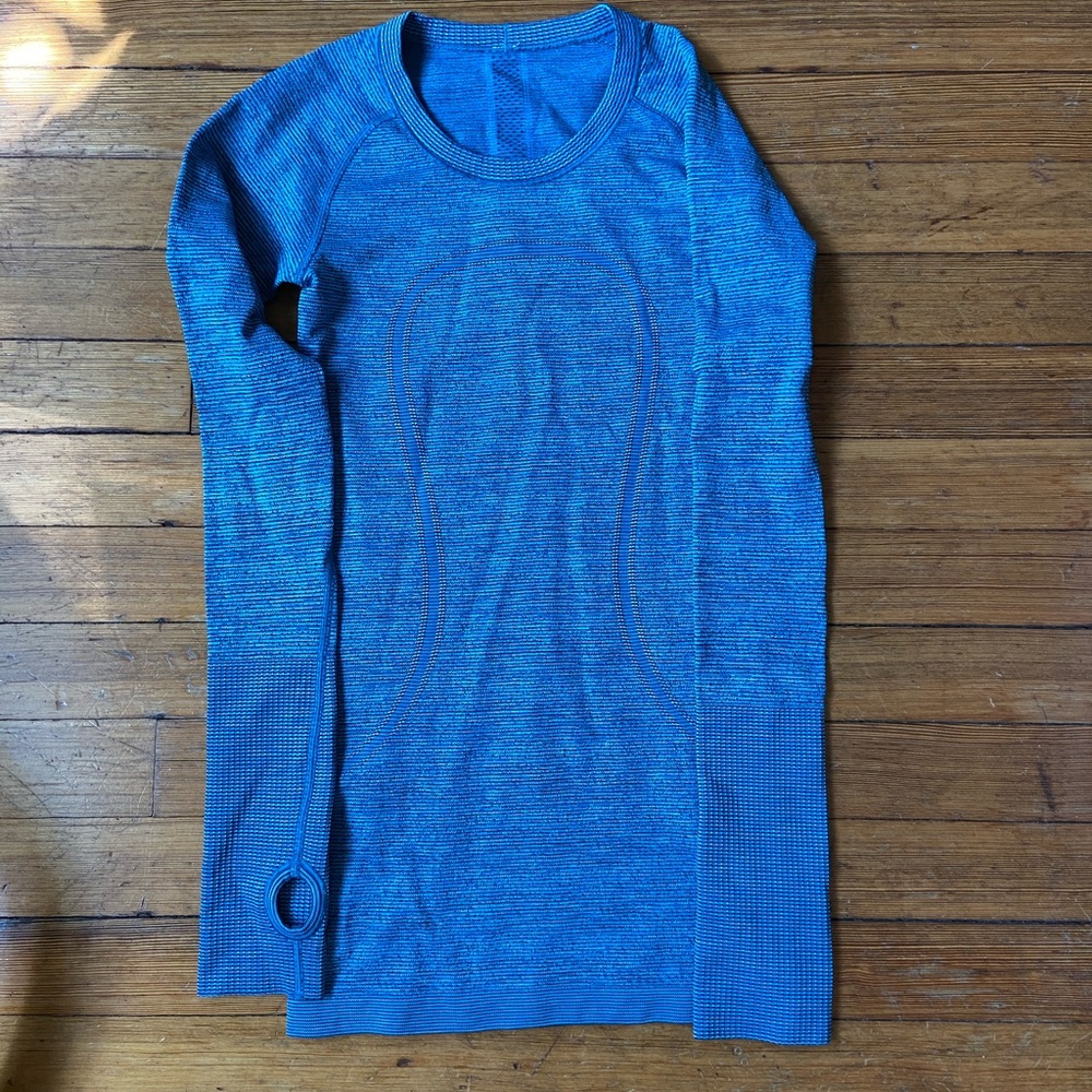 Lululemon long sleeved top size 2